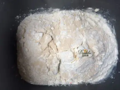 Make Onion pine toast step 1