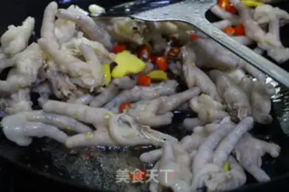 Make Spicy chicken feet step 4