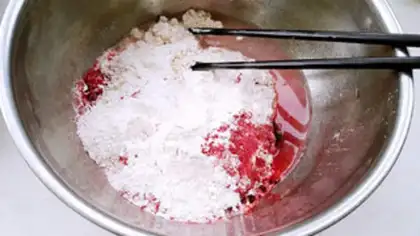 Make Two-coloured pig buns step 0