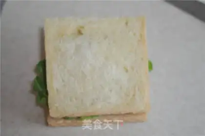 Make Bear toast box step 8