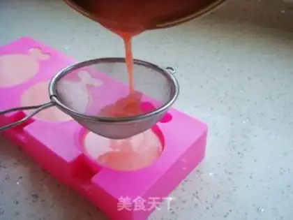 Make Strawberry cartoon pudding step 5