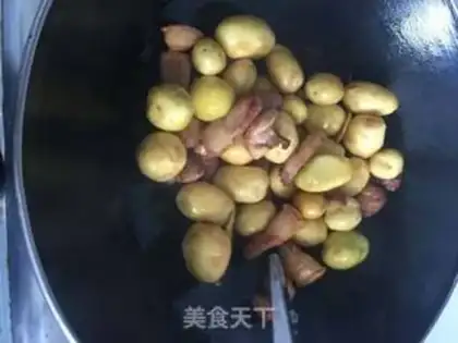 Make Red burning potatoes step 1