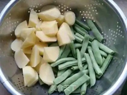 Make Sausage potatoes, beans step 0