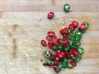 Make The peppers tore the apricot mushrooms step 0