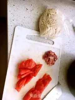 Make Tomato noodles step 1