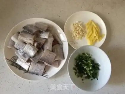 Make Pepper salted fish step 0