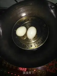 Make Salted eggs, fried potatoes step 0