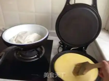 Make Noodle pancakes step 6