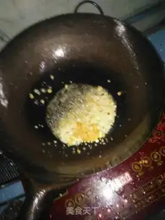 Make Salted eggs, fried potatoes step 4