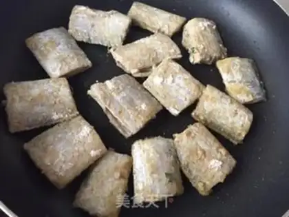 Make Pepper salted fish step 6