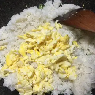 Make Soybean fried rice step 6
