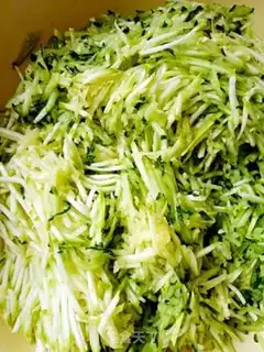 Make Squid cucumber egg pie step 0