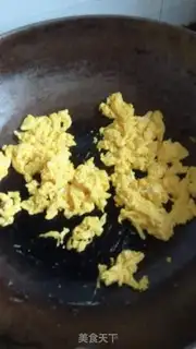Make Tomato fried eggs step 2