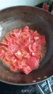 Make Tomato fried eggs step 3
