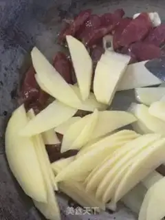 Make Potato sausage fried Dutch beans step 2