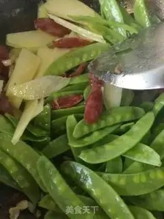 Make Potato sausage fried Dutch beans step 3