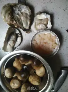 Make Straw mushrooms and prawns step 0