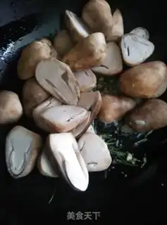Make Straw mushrooms and prawns step 3