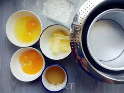 Make Honey-flowing dented cake step 0