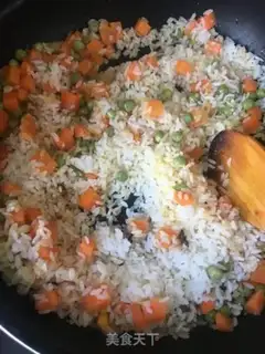 Make Quick egg fried rice step 2