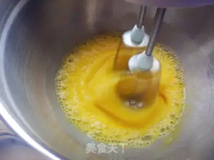 Make Honey-flowing dented cake step 5