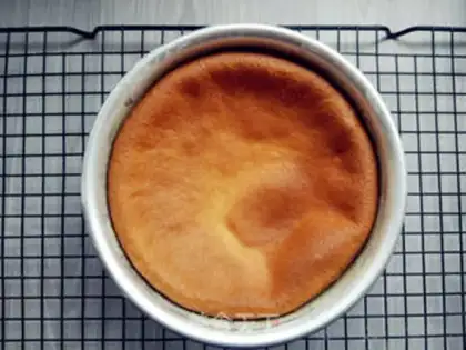 Make Honey-flowing dented cake step 12