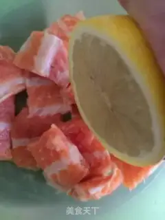 Make Fried salmon bones step 1