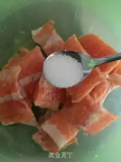Make Fried salmon bones step 2