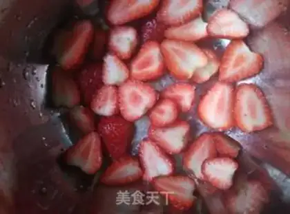 Make Homemade strawberry sauce step 2