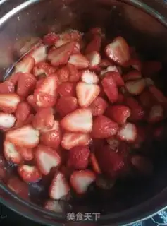 Make Homemade strawberry sauce step 4