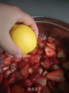 Make Homemade strawberry sauce step 5