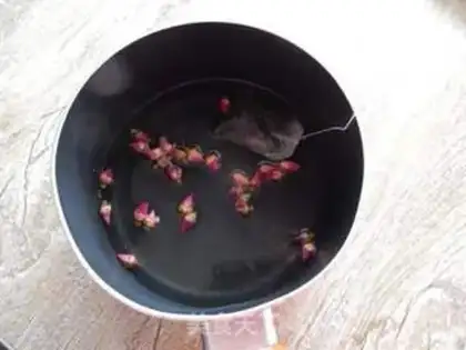 Make Rose milk tea step 1