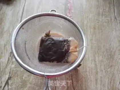 Make Rose milk tea step 2