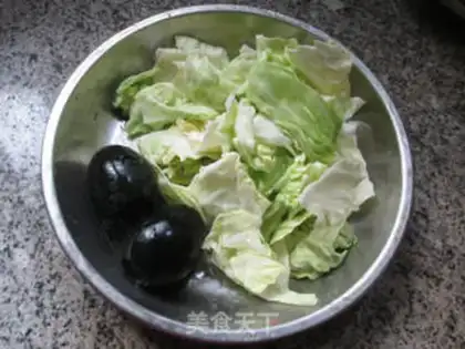 Make Eggs and omelet step 0