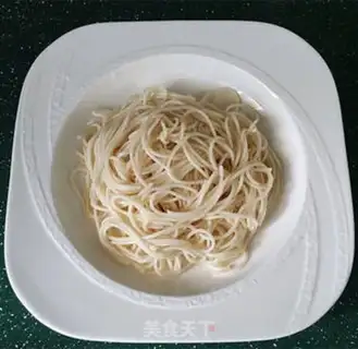 Make Korean chili noodles step 4