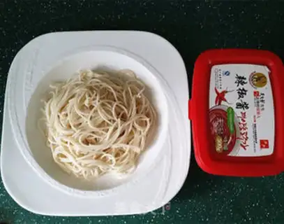 Make Korean chili noodles step 5