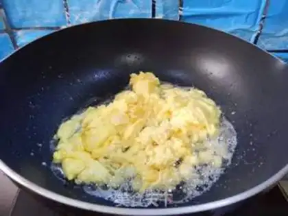 Make ♪ Doughnut fried duck eggs ♪ step 4