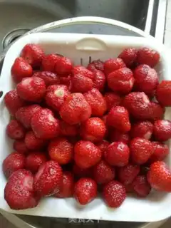 Make Strawberry sauce step 1