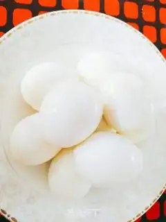 Make Homemade halo eggs step 1