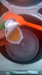 Make White soup, shrimp, melon step 4