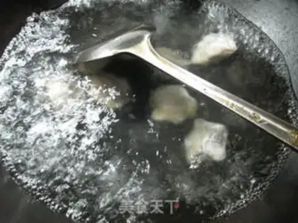 Make dumpling soup noodles step 1