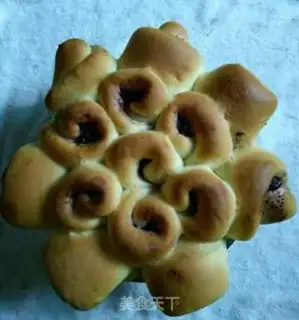 Make Lotus buns step 4