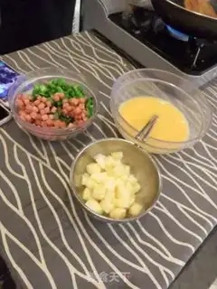 Make Pineapple rice step 4
