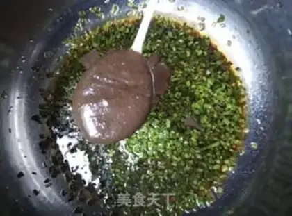 Make Onion dry noodles step 2