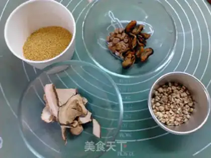 Make A little rice porridge step 0