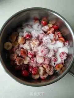 Make Cherry pie step 1