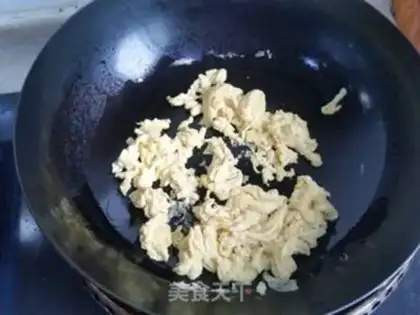 Make Pumpkin fried eggs step 4