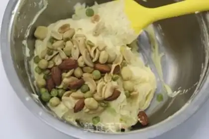 Make Nut-pound cake step 4