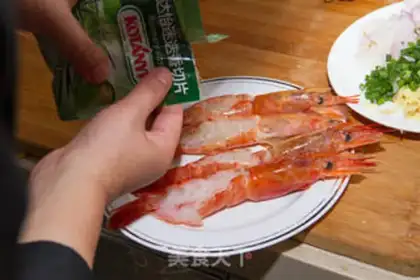 Make Red shrimp vegetable salad stings step 3