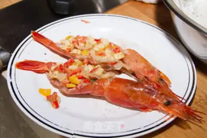 Make Red shrimp vegetable salad stings step 10